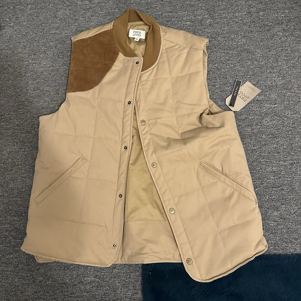 NWT FRYE AND CO Mens Quilted Vest ~ Tan ~ Size XLT~ Lightweight ~ Twill